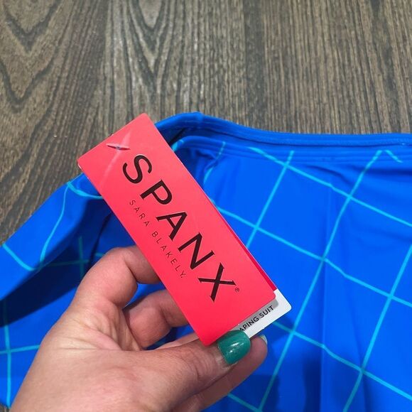 NWT Spanx Womens Flirty Skirted Swim Bikini Bottom Mid Rise Blue Geo Size 12 - Picture 3 of 8
